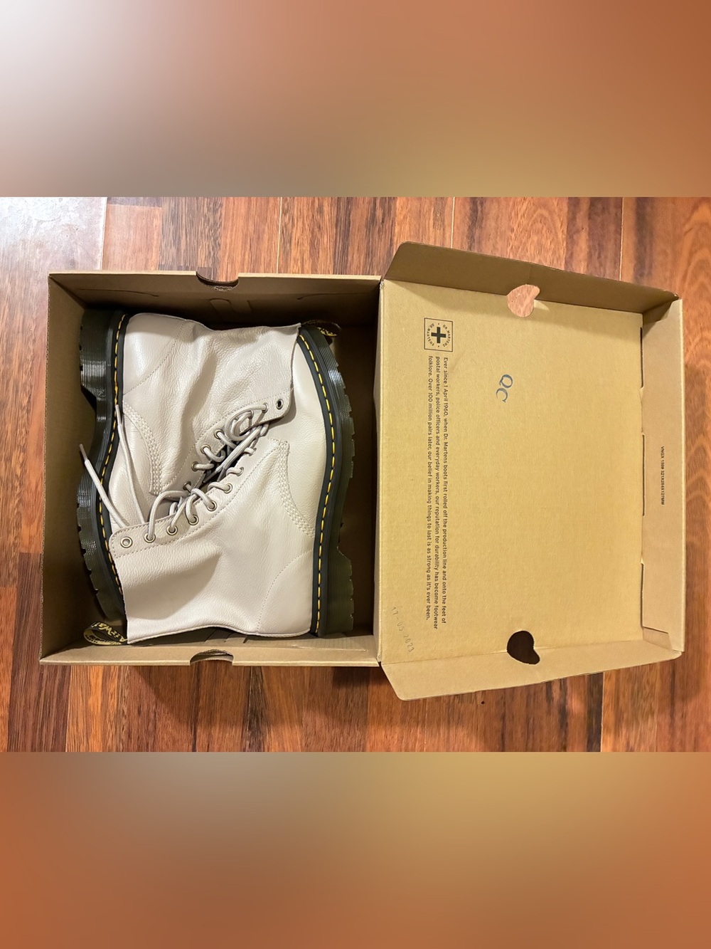 Dr Marten 1460 Pascal Virginia Leather Combat Boots